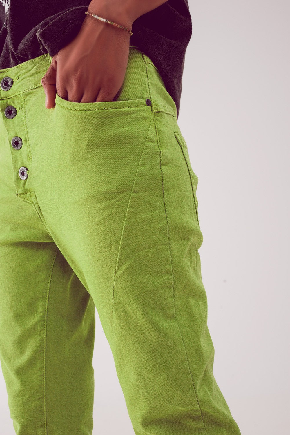 Exposed Button Boyfriend Jean in Green