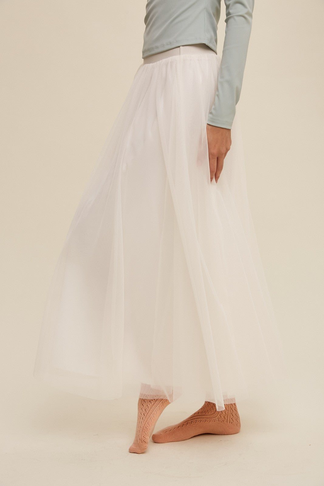 Elastic Waist Maxi Tulle Skirt in Cream